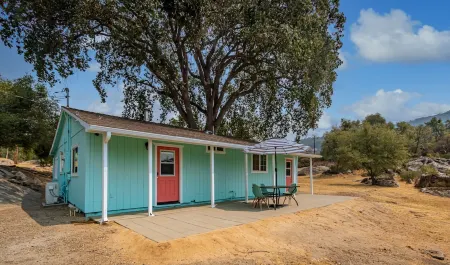 Sweet Yosemite Cottage Near the Park Entrance and Bass Lake Отели рядом с достопримечательностью «Joe's Sew & Vac»