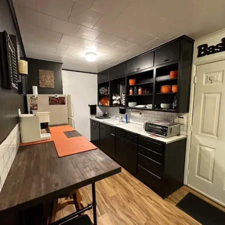 Pet friendly. Blocks to OSU - 0.7mi to BP Stadium!