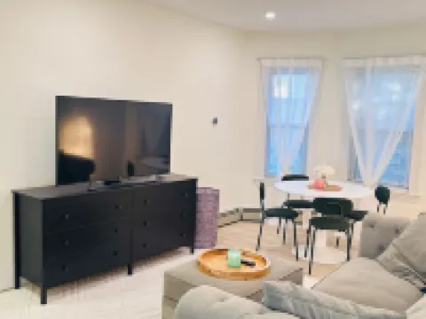 Modern 2BR near subway & parking available Hotels in Somerville