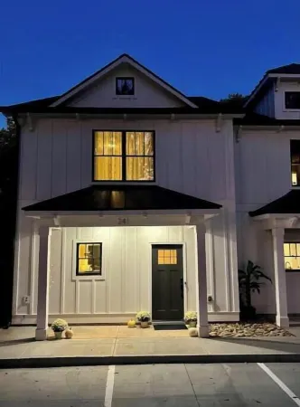 Charming Gainesville townhome 1