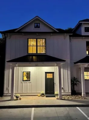 Charming Gainesville townhome 1