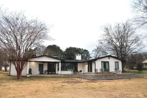 Waterfront Lake House on Wilson Lake
