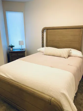 Breath Taking Waterfront View- family sized condo! End Unit