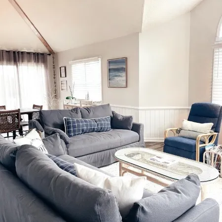 Beachside home in the heart of Duck, NC and walkable to the ocean!