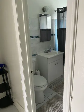 Apartment Near LAX airport #B Отели рядом с достопримечательностью «Beach Boys Monument»