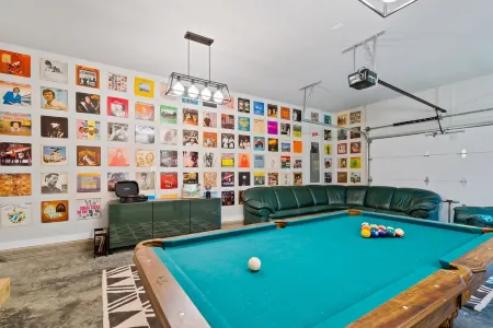 Private Cabin in the woods w/ firepit right next to Shenandoah River