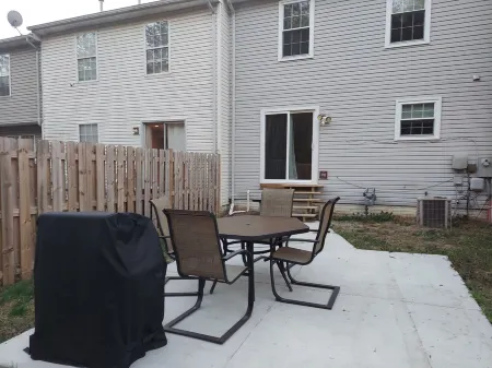 $249/Comfy 5br,3.5bth,& 3LVL TH