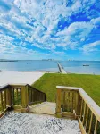 Beachfront 3-bedroom vacation home just 3 minutes drive to Navarre Beach