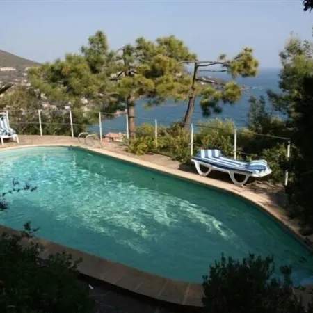 Villa with superb sea view , 6 people,  close to CANNES and SAINT TROPEZ