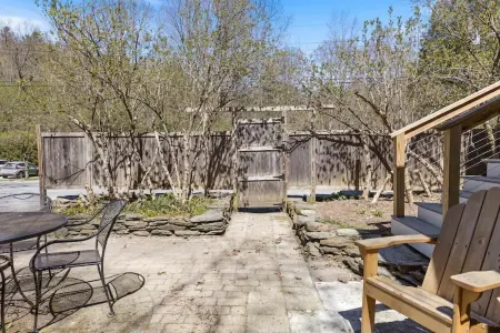 4-minutes to Sugarbush, steps to Warren Village! Отели рядом с достопримечательностью «Шугарбуш Резорт»