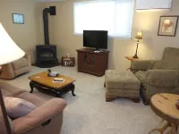 Freshly Remodeled 2 Bedroom, Full Kitchen, living Room Suite, in Cascade unit #3 Hotels in Cascade