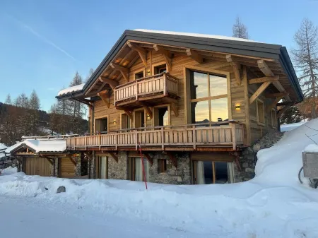 Chalet White Pépite 14p Sauna/Jacuzzi/Billard/Gym at the foot of the slopes Отели рядом с достопримечательностью «Golf Les Gets»