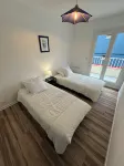 Large modern F3 - near port