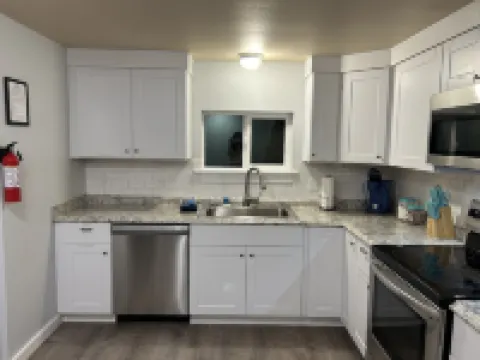 3-bedroom Seaview Beach Cottage apartment