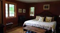 Historical Lakefront Cabin Just 8 Minutes to Oaklawn Track/Casino