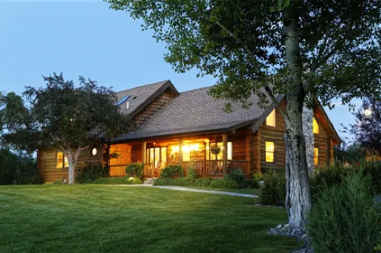 Yellowstone Inspired Lodge - Two Fireplaces