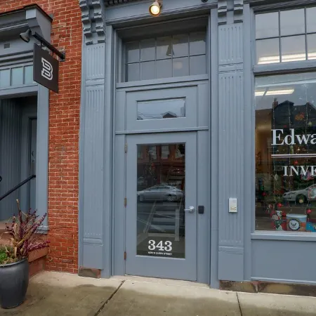 Luxury Lancaster Downtown Condo - 3 blocks from Central Market!