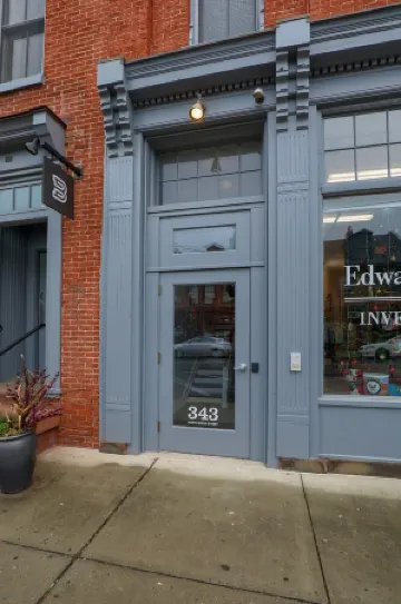 Luxury Lancaster Downtown Condo - 3 blocks from Central Market!