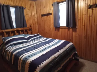 Lake Front Cabin in Quiet Cove