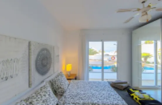 C2, en pequeño Complejo Con Piscina Comunitaria a 100m del Mar
