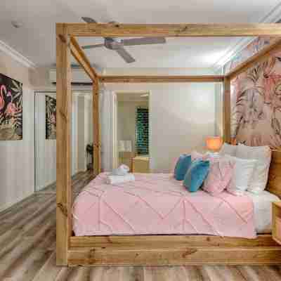 The lookout on Macrossan Rooms