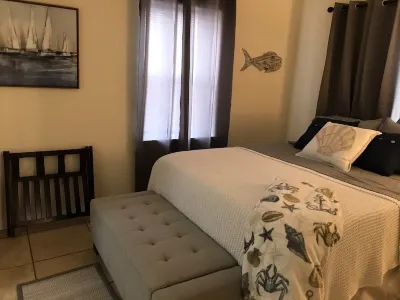 The Oyster Bed- Riverwalk Cottages Unit 204 B 조지 샌드 공원 주변 호텔