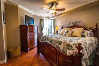 Amazing Beach & Sunset Views, Free Lazy Days Beach Chairs/Umbrella provided