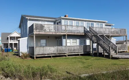 Reel Paradise is a waterfront Condo with a deep water boat slip