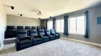 Family Friendly 7 Bedroom 4.5 Bath