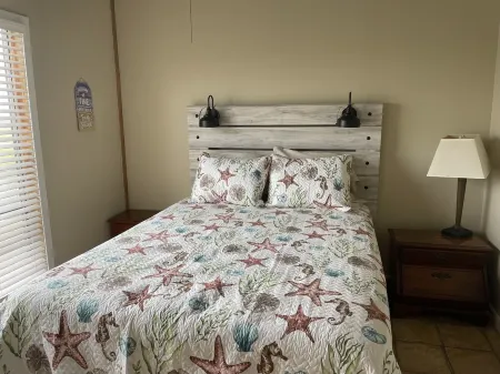 Beach Retreat Minutes to the Beach and just steps to the Pool!!