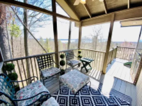 Private, Cozy & Spacious Cabin W/ Lake Superior & Madeline Island Views & Sauna Hotels in Bayfield