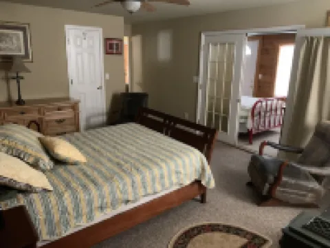 Great Cabin on Osage River in Tuscumbia, MO