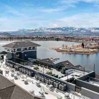 Lakefront Condo w/ Jacuzzi, Rooftop near  Mall, Casino, Theater w/ City Views Others