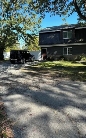 Charming 2-bedroom apartment near Rend Lake