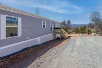 The Nest on Hawks Ridge with Mountain Views