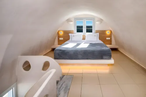 Aelia Luxury Suites - Condos