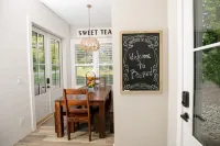 Up North, down South in Brevard, NC - Close to Lumber Arts District and Downtown