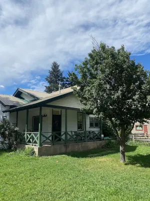 Newly remodeled, Old Town 3 BR, 1.5 Bath Walk Everywhere