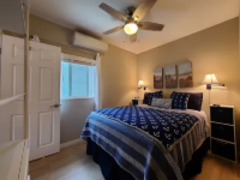 Waypoint Cottage, one block from the beach!