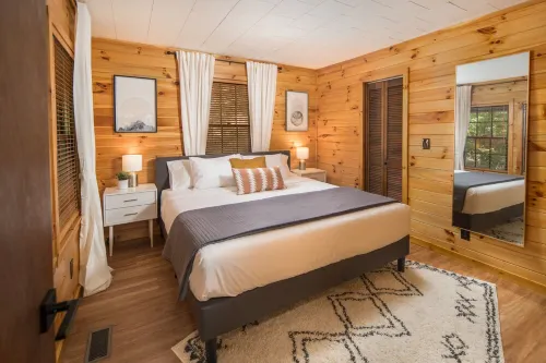 Relaxing Mountain Getaway! Hot Tub, Grill, 2 Decks, Trails, EV & Dog Friendly