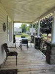 Right off the strip within walking distance to all shops, bars & restaurants. - Apartments