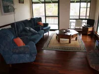 Cabins nestled in 170 acres of old growth forest near the Valley of the Giants. Hotels in Walpole