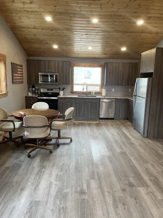 Country 2-Bedroom Cottage with a gorgeous view