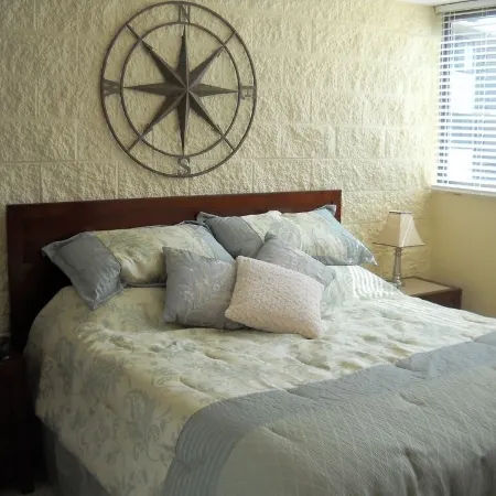 195-295/Night, Oceanfront with 2 Master Suites, Fully Stocked, Amazing View!!!