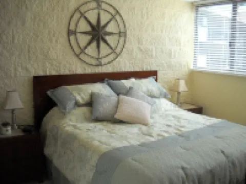 195-295/Night, Oceanfront with 2 Master Suites, Fully Stocked, Amazing View!!!