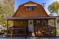 KY BOURBON TRAIL LAKEFRONT HOUSE WITH DOCK SLEEPS 8! Year round Hot tub!