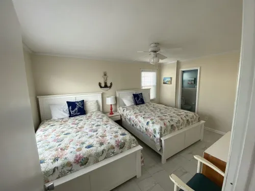 Dog-Friendly, No-Smoking, Ocean Front Cottage, Center of the Island