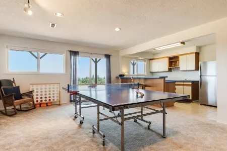 Henry's Hideout - Four King Bedroom Home Overlooking World Class Vineyards