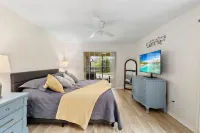 Spacious beachy house, short walk to beach, Heated Pool, Pets, Bikes!