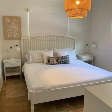Key Biscayne 1 bedroom walk to Beach & town
